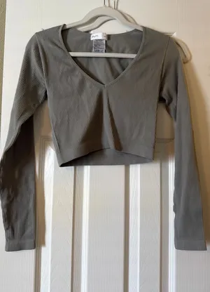 Supre Long Sleeve Top Gray Size M thumbnail 1