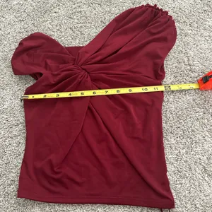 Express Women's One-Shoulder Twist Front Top - Burgundy thumbnail 3