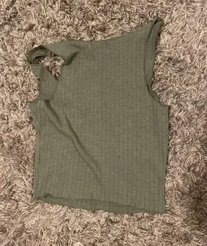 Hunter Green Tank thumbnail 2