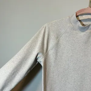 Athleta Softluxe Top Women's Small Gray Mock Neck Raglan Thumbhole thumbnail 4