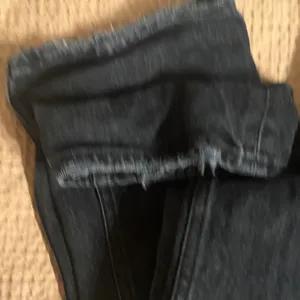 Abercrombie & Fitch - The 90s Straight Ultra High Rise Black Denim Jeans thumbnail 4
