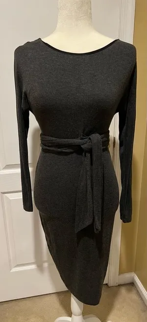 Luxe Essentials Design (led) fully lined dress size XS Gray thumbnail 1