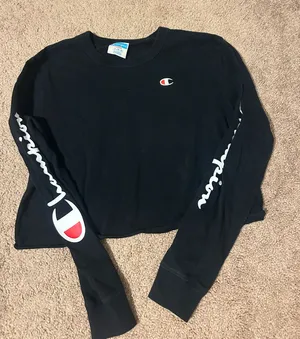 Champion Black Long-Sleeve Logo Crop Sweatshirt thumbnail 1