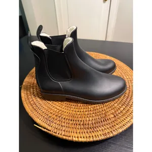 Khumbu Camille Black Faux Fur Lined Chelsea‎ Rain Boots Ankle Waterproof Mens 7M thumbnail 2