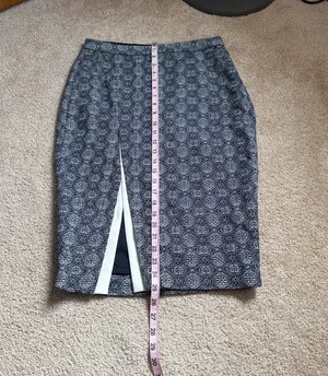 LTD Navy & White Patterned Pencil Skirt. Size 4 thumbnail 6