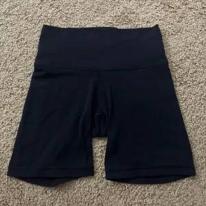 TNA Biker Shorts Aritzia thumbnail 1