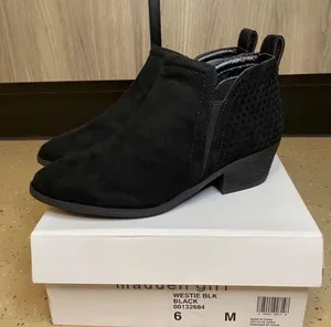 Ankle Boots thumbnail 3