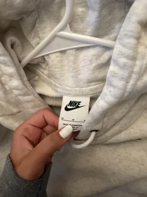 nike sweatshirt thumbnail 2