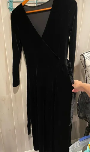 Cute NWT Halara black velvet faux wrap wide leg jumpsuit pockets stretchy active thumbnail 1