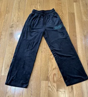 Size Small VonDutch Sweatpants, Black Velour Wide Leg Us 4-6 ( womens) thumbnail 1