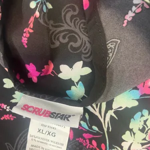 Scrubstar Black Floral Scrub Top thumbnail 4