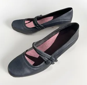 Clarks Womens Sugar Dust Mary Jane‎ Pump Size 9 M Navy Blue Low Block Heel Shoes thumbnail 1