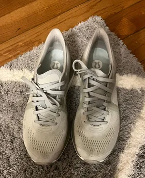 Lululemon Shoes thumbnail 5
