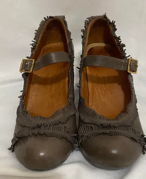 Chie Mihara Leather Vintage Looking Heels thumbnail 3