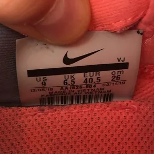 Nike React legend running shoes in pink and gray size nine thumbnail 6