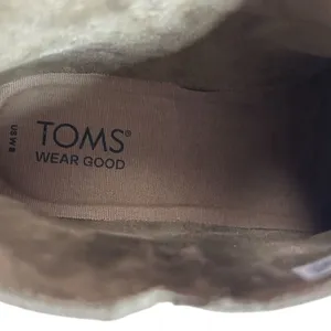 TOMS Women's Rylie Ankle Bootie Taupe Gray Natural Suede Size 8‎ Round Toe Zip thumbnail 6