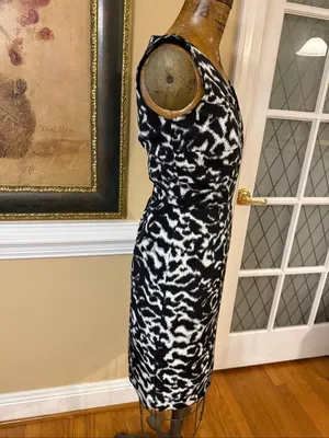Antonio Melani Empire Waist Sheath Dress Size 2 Black White Print thumbnail 4