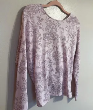 CANDIE’S Floral Design Top thumbnail 9