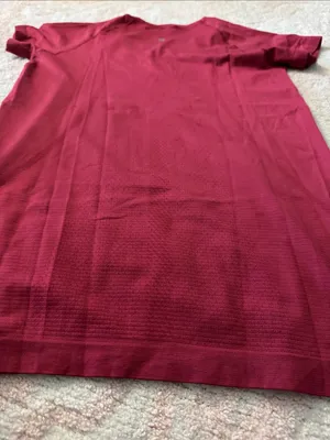 lululemon athletica textured swiftly tee in wine red thumbnail 3