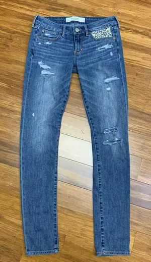 Abercrombie & Fitch Distressed Denim‎ Jeans Womens 2 Embellished Pockets Skinny thumbnail 1