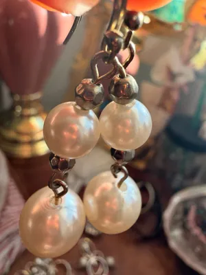 Vintage Faux Pearl and Silver Tone Beaded Dangle Earrings thumbnail 4