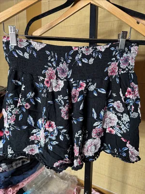 Three Dots Black Floral Smocked Pull-On Shorts Pom Pom Trim Size Medium thumbnail 4