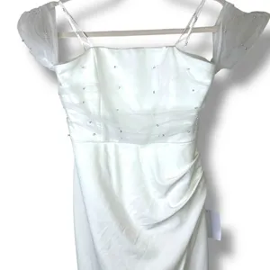 NEW Lulus Luxe Bridal Profound Glamour Pearl Off-the-Shoulder Wedding Dress thumbnail 6