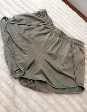 Lululemon swiftly mid-rise shorts thumbnail 1