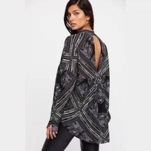 Free People Womens Tunic Size Small Black Print Walking on‎ a Dream Blouse thumbnail 5