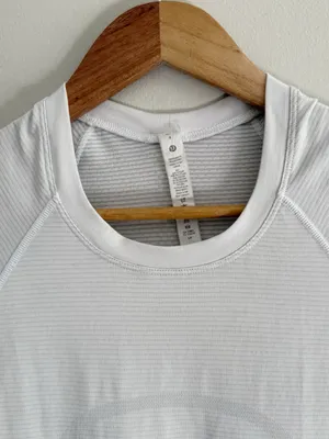 Lululemon Swiftly Tech Short Sleeve Shirt size 4 thumbnail 5