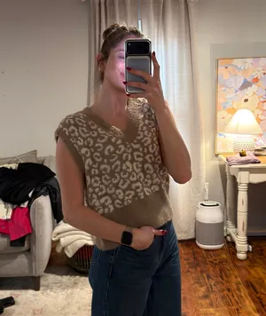 Jessica Simpson Cheetah Leopard Print Sweater Vest Short Sleeve Sleeveless Top thumbnail 2