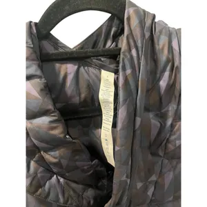 Lululemon Goose Down Hooded Geometric Purple Pullover Jacket Size 4 Casual Gray thumbnail 4