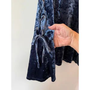 Liquid by Sioni Velvet Top Women Small Blue Stretch Tie Bell Sleeve Keyhole Back thumbnail 4