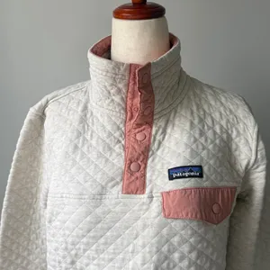Patagonia Women's Cream and Mauve Organic Cotton Quilt Snap-T Pullover Small thumbnail 2
