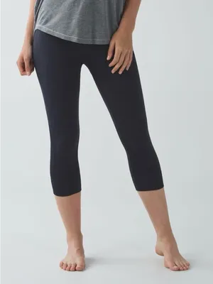 Lululemon Seamless Street Crop Capri Leggings Dark Navy Size 8 thumbnail 1