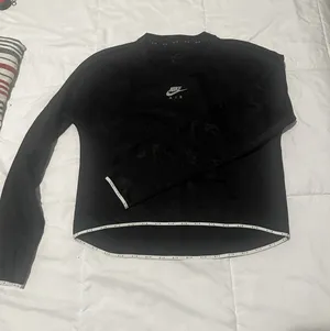 Nike Dry Fit Sweatshirt thumbnail 1