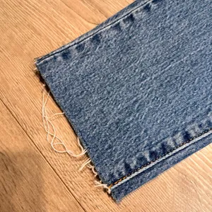 Levis Big E Wedgie Fit Jeans‎ Distressed Raw Hem Denim Size 24 Straight thumbnail 7