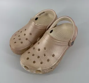 Crocs Classic Shimmer Clogs Shoes Men’s Size 5 Women’s Size 7 Champagne Rose GUC thumbnail 1