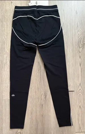 Alo Yoga Airbrush Hearthrob Leggings and Sports Bra Set Size Large thumbnail 6
