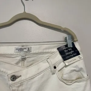 Abercrombie & Fitch NWT The 90s Straight Leg Ultra High Rise Curve‎ Love Jeans thumbnail 2