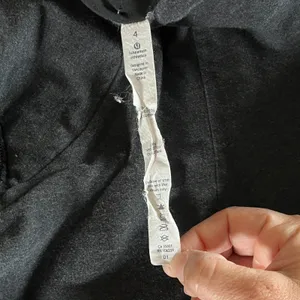 Lululemon Women's‎ Black Rulu Rally Wrap Long Sleeve Jacket with Thumbholes Sz 4 thumbnail 6