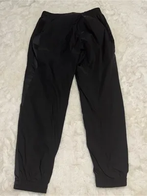 nike joggers thumbnail 2