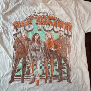 Little‎ Big Town Band Graphic Tee Cream Gildan Heavy Cotton Size Medium thumbnail 2
