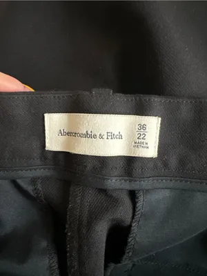 Abercrombie & Fitch Sloane Tailored Shorts thumbnail 4