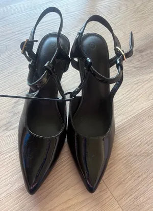 Women's Patent Pointed thumbnail 1