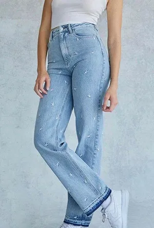 Mom Jeans thumbnail 1