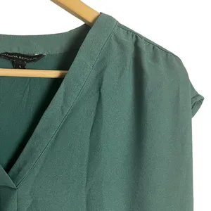 Banana Republic Solid Green Cap Sleeve V-Neck Crepe Popover Blouse Size Small thumbnail 5