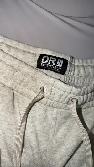 Essential sweatpants thumbnail 4