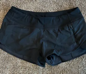 CRZ YOGA Women's Black Camouflage Athletic Shorts thumbnail 1
