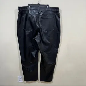 NWT Abercrombie & Fitch Curve Love High Rise 90s Straight Vegan Leather18 short thumbnail 8